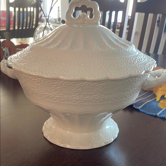 Porcelain Turin by Spode of England. Like new. Used once. - Picture 1 of 8